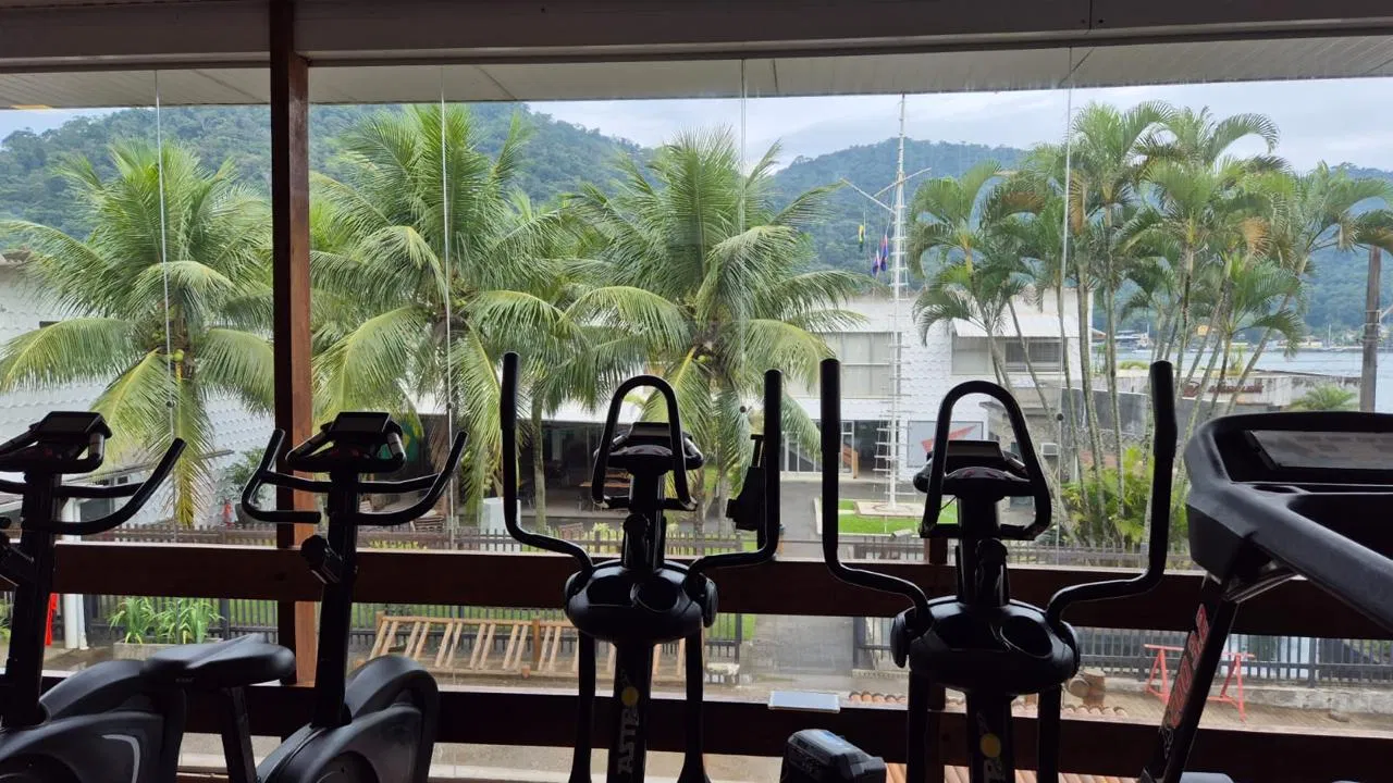 Área de cardio voltada para a marina